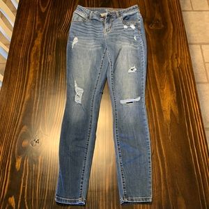 Maurices Distressed Super Mid-Rise Soft Jegging Button Fly X-Small Long